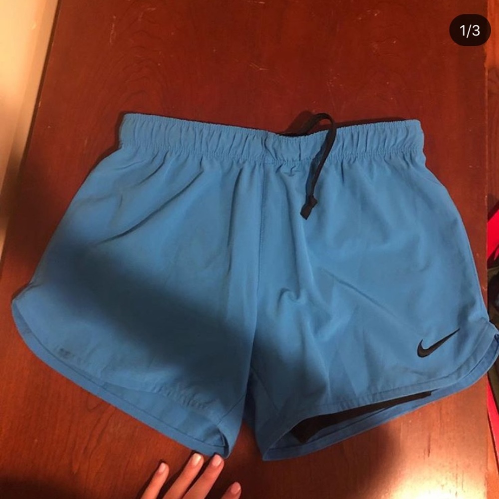 Nike women’s short size xs